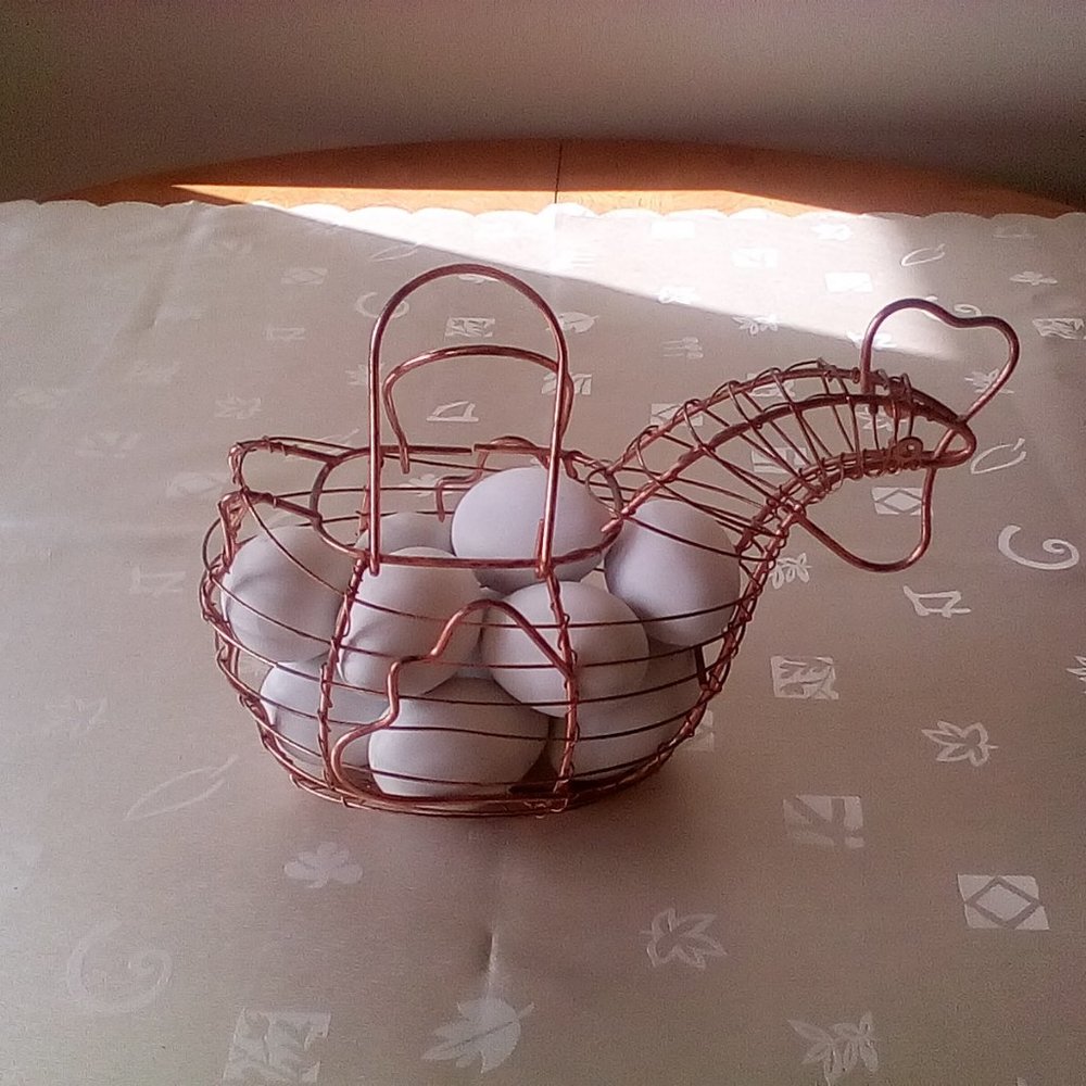 Wire Chicken with Eggs Decoration